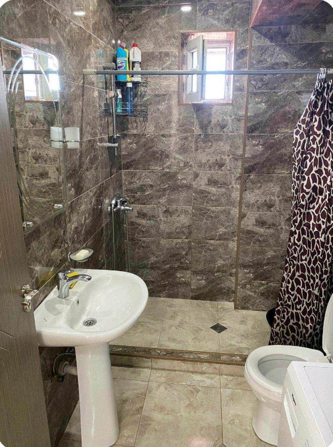 Apartament With Sea View バトゥーミ 部屋 写真
