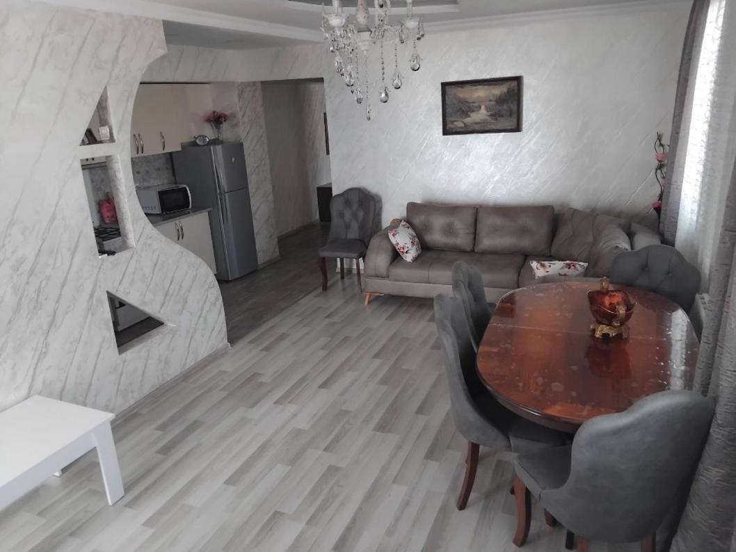 Apartament With Sea View バトゥーミ エクステリア 写真