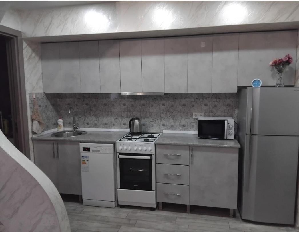 Apartament With Sea View バトゥーミ エクステリア 写真
